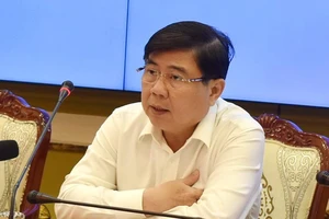 Chủ tịch TP.HCM: 'Các đồng chí không thấy xót xa à?'