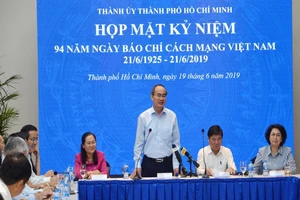 Bí thư Nguyễn Thiện Nhân: Nhà báo hãy tự hào, tự tin và tự vấn