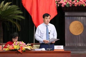 Giám đốc Sở Xây dựng, Sở Giao thông TP.HCM trả lời chất vấn