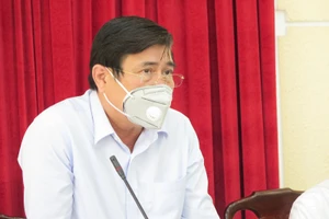 Ông Nguyễn Thành Phong, Chủ tịch UBND TP.HCM phát biểu tại cuộc họp. Ảnh: TÁ LÂM