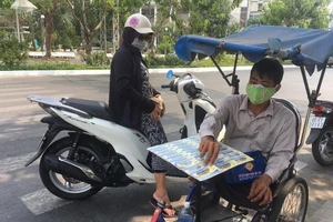 TP.HCM chi 6 tỉ đồng hỗ trợ gần 8.000 người bán vé số