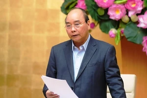 Thủ tướng: Chống COVID-19, có cần biện pháp mạnh hơn không?