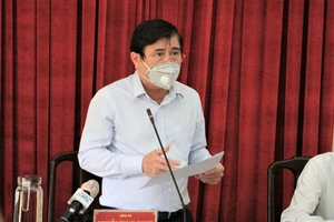COVID-19: TP.HCM đề xuất cho mở dần một số hoạt động thiết yếu