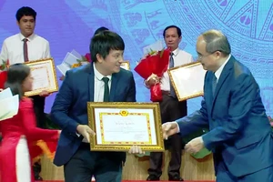 Chủ ATM gạo Hoàng Tuấn Anh được Thành ủy TP.HCM tuyên dương