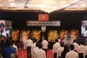 Xúc động những lời tiễn biệt nguyên Tổng Bí thư Lê Khả Phiêu