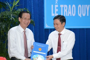 Ông Lê Văn Chiến làm Chủ tịch UBND quận 4