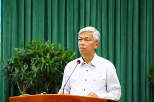 Phó Chủ tịch UBND TP Võ Văn Hoan phát biểu tại hội nghị. Ảnh: TTBC