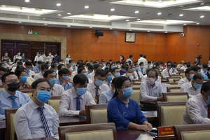 Chủ tịch TP.HCM đối thoại với với 312 chủ tịch UBND cấp xã