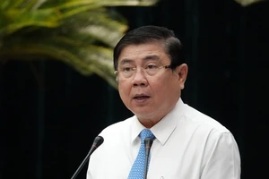 Chủ tịch TP.HCM: Đi làm về mệt mỏi, tối còn bị karaoke tra tấn