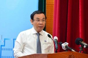 Bí thư TP.HCM: ‘Kêu ca, đổ lỗi, than nghèo làm nhụt chí mình’