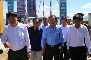 Bí thư Nguyễn Văn Nên đi khảo sát tại xã đảo Thạnh An