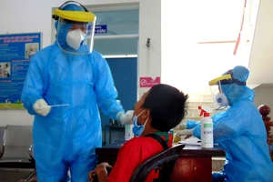 Quận 12, TP.HCM: Rủ bạn đến nhà nhậu, 6 người dương tính COVID-19