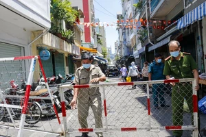 TP.HCM ra Chỉ thị khẩn số 12 với hàng loạt biện pháp mạnh phòng, chống COVID-19