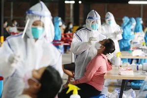 TP.HCM kiến nghị Thủ tướng hỗ trợ hàng ngàn nhân lực để chống dịch COVID-19