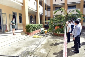 Phó Thủ tướng Vũ Đức Đam kiểm tra phòng dịch COVID-19 ở huyện Củ Chi