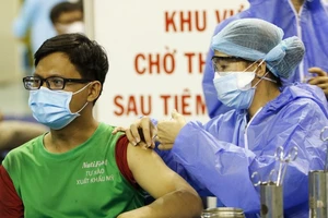 Quận 7 vận động người dân tự nguyện đăng ký tiêm vaccine Vero Cell