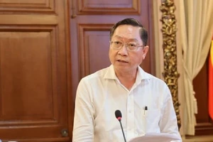 TP.HCM: Giám đốc Sở Y tế Nguyễn Tấn Bỉnh nghỉ hưu