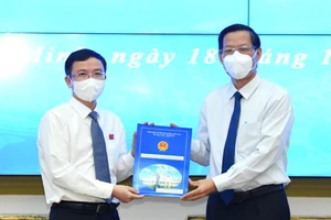 Bí thư quận 10 làm Chánh Văn phòng UBND TP.HCM