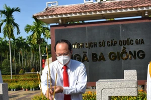 Lãnh đạo TP.HCM dâng hương nhân ngày Nam kỳ khởi nghĩa