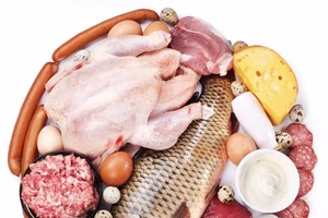 Làm thế nào để biết được thịt, cá đã bị hỏng?