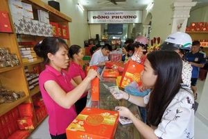 Làm gì để tránh mua phải bánh Trung thu không an toàn?