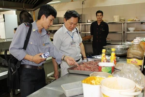 Chuẩn bị thanh tra chất lượng thực phẩm ngày Tết