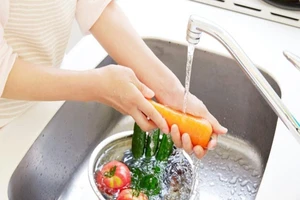 9 thực phẩm bạn đang rửa không đúng cách