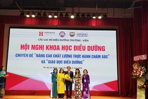 Làm gì để nâng cao chất lượng thực hành chăm sóc trong y khoa?