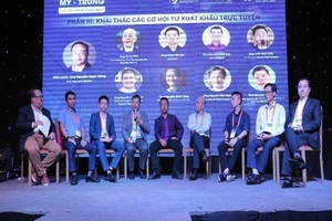 Bông hoa giấy bị người Việt chê, lên Amazon bán 600.000 đồng