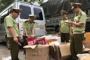 Hàng ngàn bánh ngọt nhân trứng Trung Quốc bị tịch thu