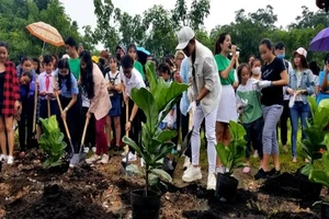 Trồng 30.000 cây xanh góp phần ‘Phủ xanh Việt Nam’