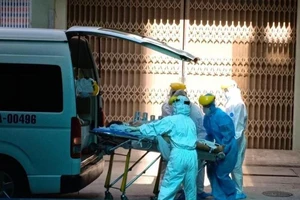 Uống rượu bia có thể làm tăng nguy cơ mắc COVID-19?