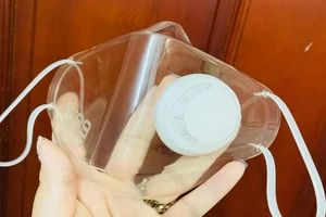 Khẩu trang 'xuyên thấu' giá 200.000 đồng hiệu quả tới đâu?