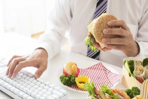 Những thói quen ăn uống cần phải thay đổi nếu muốn sống lâu