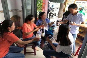 Thu giữ hàng tấn nguyên liệu trà sữa Royal Tea, Gong Cha... ẩm mốc