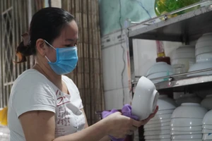 Chủ quán bún bò, chủ tiệm cắt tóc háo hức trước giờ mở cửa lại