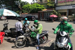 Các hãng xe công nghệ tăng phụ phí giao hàng những ngày cận Tết 