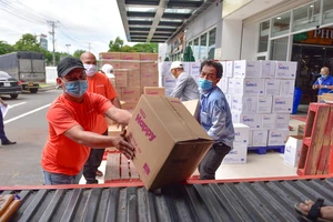 Các sàn thương mại điện tử chạy đua doanh số mùa hè
