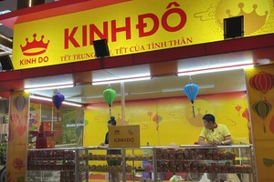 Xuất hiện bánh trung thu mới, giá tăng cao