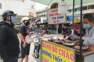 Hết bánh đồng xu đến cơn sốt bánh bò thốt nốt khuấy đảo giới trẻ