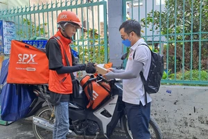 Người bán hàng bức xúc vì bị giam tiền, Shopee nói 'sẽ phản hồi cụ thể'