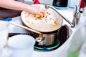 Sai lầm nhỏ mà ít ai để ý khi rửa chén bát gây ảnh hưởng cho sức khỏe con người