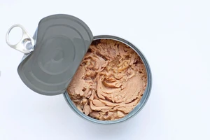 Xuất khẩu cá ngừ đóng hộp chạm đáy vì quy định khó