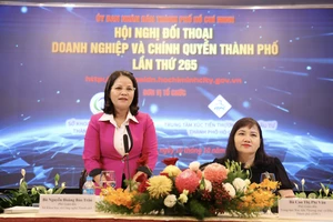 Doanh nghiệp than phải làm báo cáo liên tục, ký mỏi tay mà 'không biết có ai đọc không'