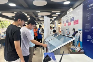 'Chìa khóa vàng' để thúc đẩy chuyển đổi kép tại TP.HCM