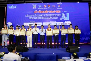 Sáng kiến trợ lý ảo xử lý video 'khủng' giúp sinh viên giành giải nhất AI Challenge 2025