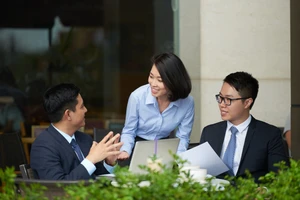 Muốn giảm rác thải doanh nghiệp, hãy đánh vào túi tiền của lãnh đạo