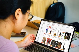 Cẩn trọng với việc rao bán phụ gia 'bảo vệ động cơ' khi dùng xăng E10