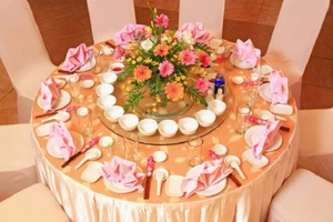 Xác minh vụ hai họ bị ngộ độc sau tiệc cưới