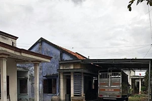 Trúng độc đắc 10 tỉ, hai vợ chồng nhập viện vì... khách